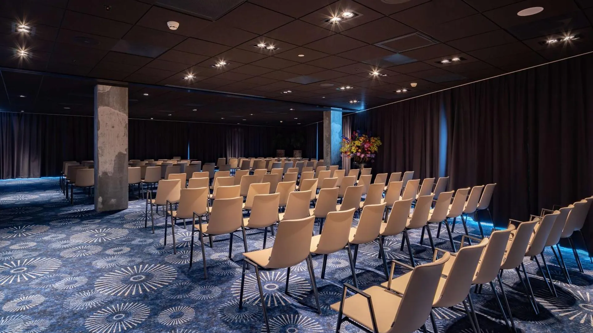 Nhow Amsterdam Rai 4*,